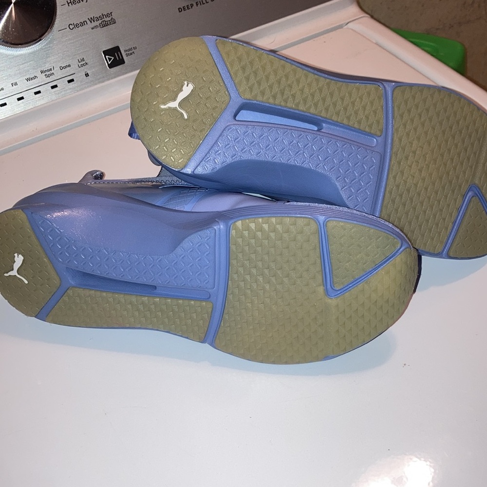 Puma - Picture 2 of 5